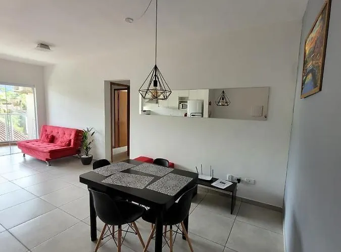 Ubatuba - Apartamento no Centro da Cidade próximo a restaurantes e às grande, centro, Itaguá, etc.