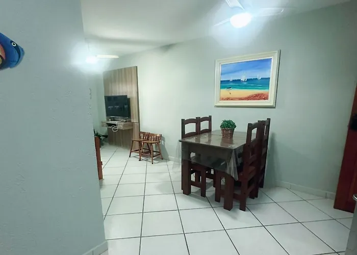 Lindo apê 1 min a pé da areia da Praia Grande-O mais perto! com Varanda